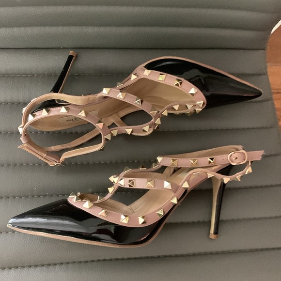 Valentino Garavani Rockstud Pumps - Picture 6 of 13